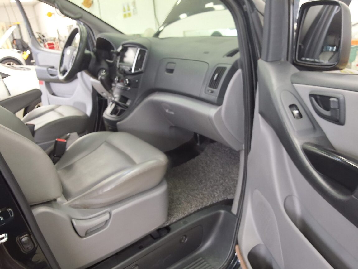 HYUNDAI THE NEW GRAND STAREX 5-SEATER DIESEL VAN SMART 2019 - zdjęcie 15