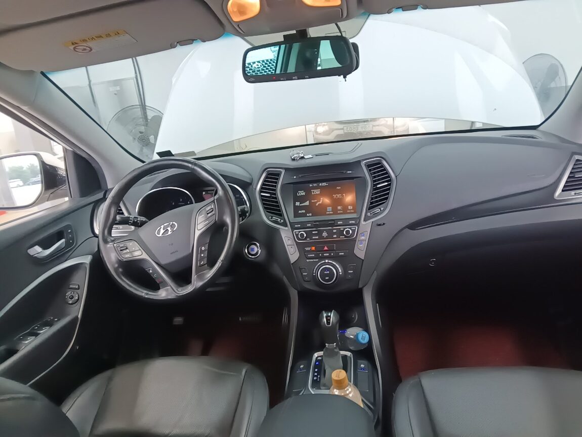 HYUNDAI SANTA FE THE PRIME DIESEL R2.0 2WD EXCLUSIVE 2016 - zdjęcie 21