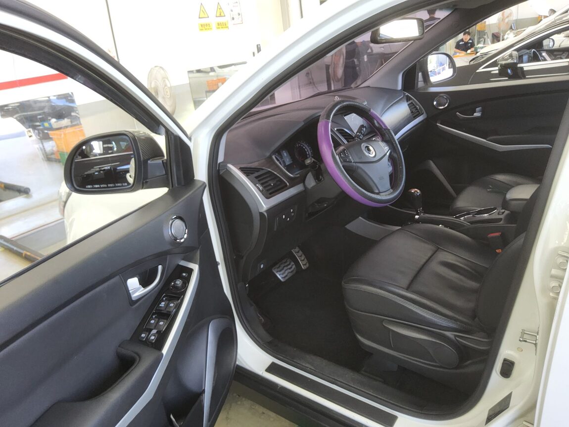 KG MOBILITY (SSANGYONG) NEW KORANDO C 2.2 2WD EXTREME 2016 - zdjęcie 10