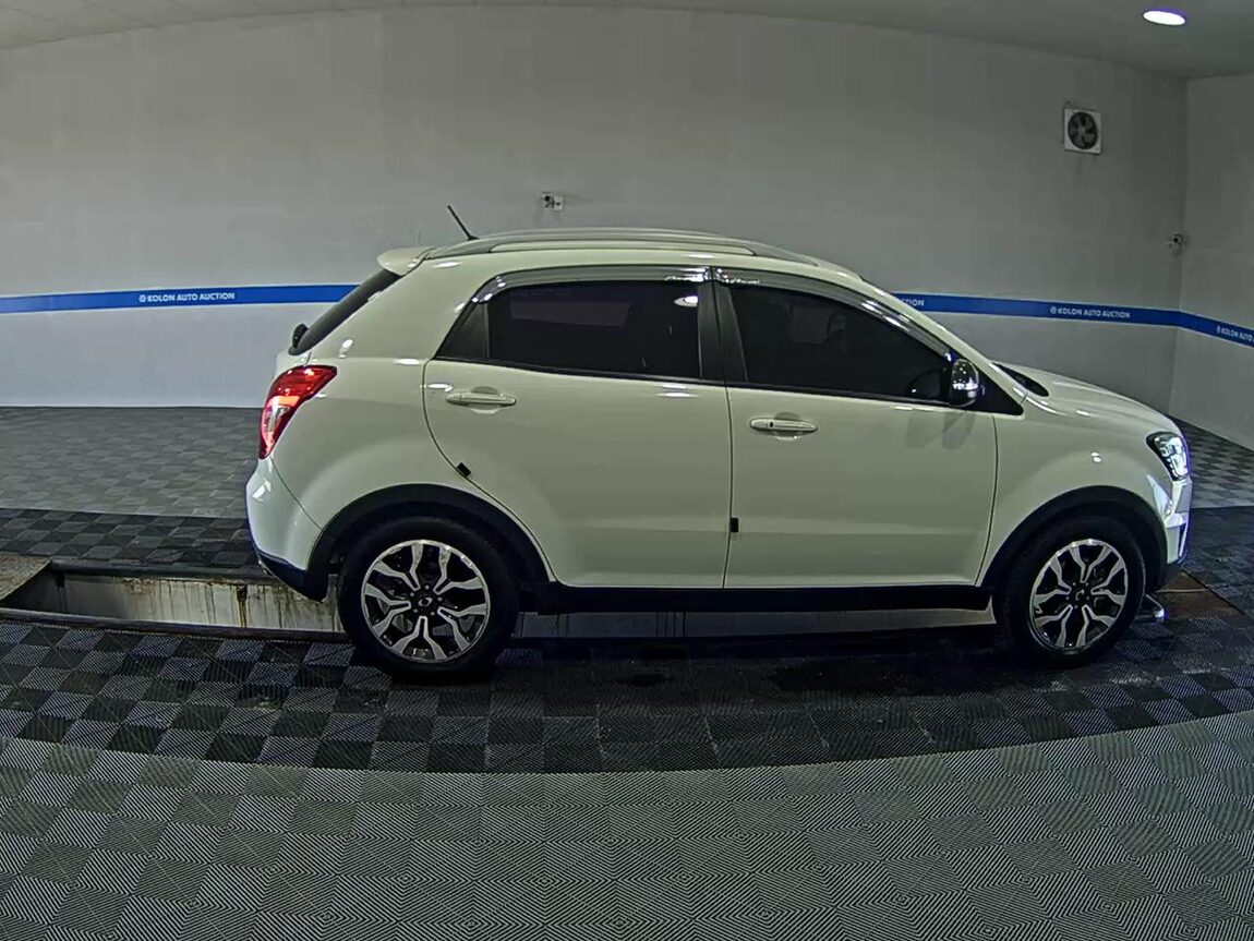KG MOBILITY (SSANGYONG) NEW KORANDO C 2.2 2WD EXTREME 2016 - zdjęcie 4