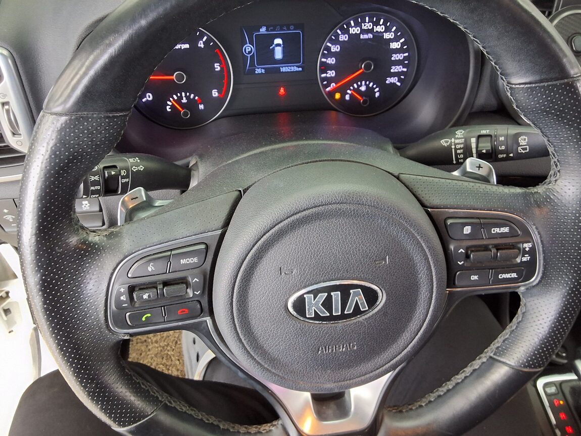 KIA NEW SPORTAGE R2.0 2WD NOBLESSE PLUS 2018 - zdjęcie 17