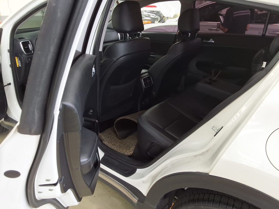 KIA NEW SPORTAGE R2.0 2WD NOBLESSE PLUS 2018 - zdjęcie 12