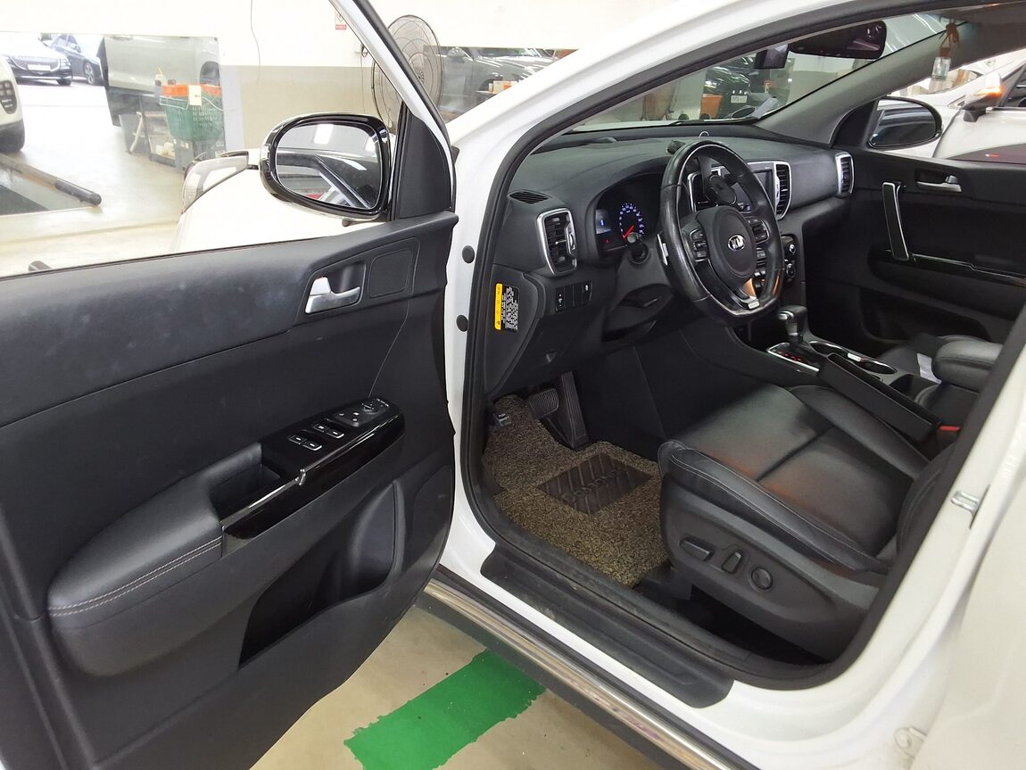 KIA NEW SPORTAGE R2.0 2WD NOBLESSE PLUS 2018 - zdjęcie 10