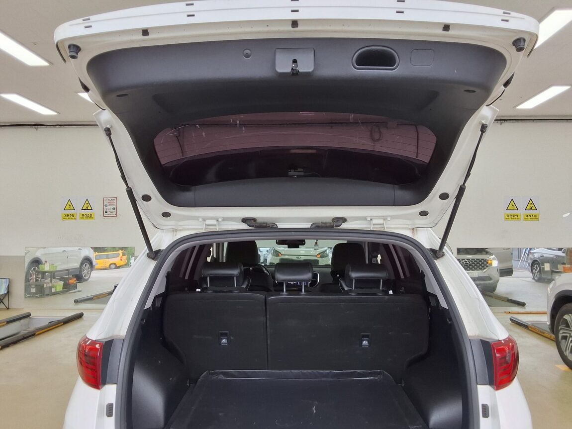 KIA NEW SPORTAGE R2.0 2WD NOBLESSE PLUS 2018 - zdjęcie 15