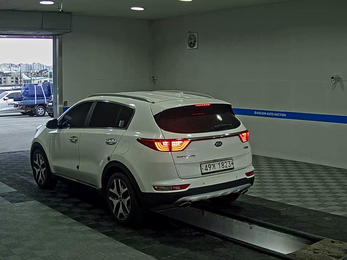 KIA NEW SPORTAGE R2.0 2WD NOBLESSE PLUS 2018 - zdjęcie 6