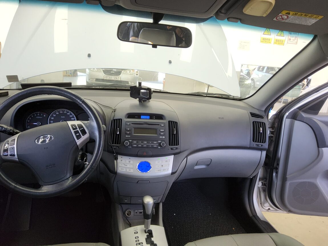 HYUNDAI AVANTE HD 1.6 VVT S16 LUXURY 2009 - zdjęcie 11
