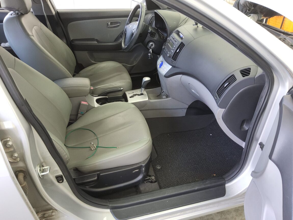 HYUNDAI AVANTE HD 1.6 VVT S16 LUXURY 2009 - zdjęcie 14