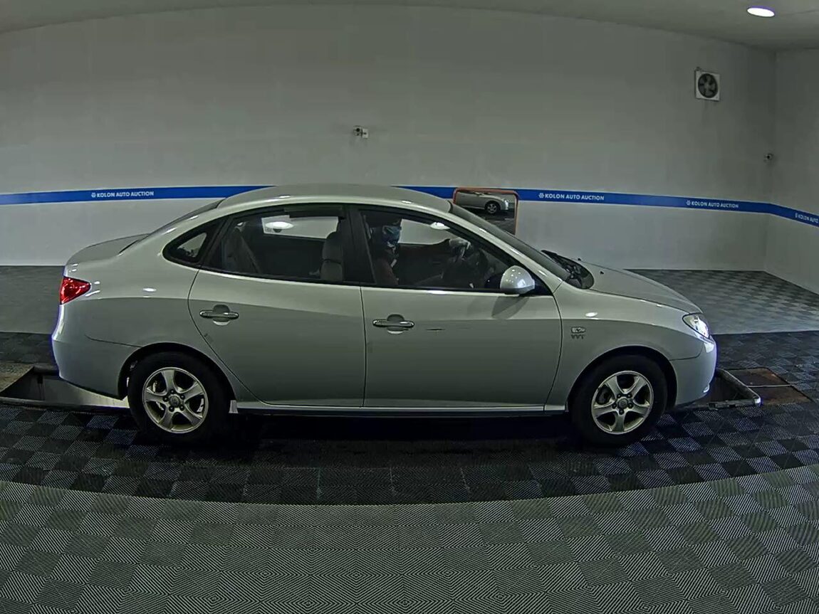 HYUNDAI AVANTE HD 1.6 VVT S16 LUXURY 2009 - zdjęcie 4