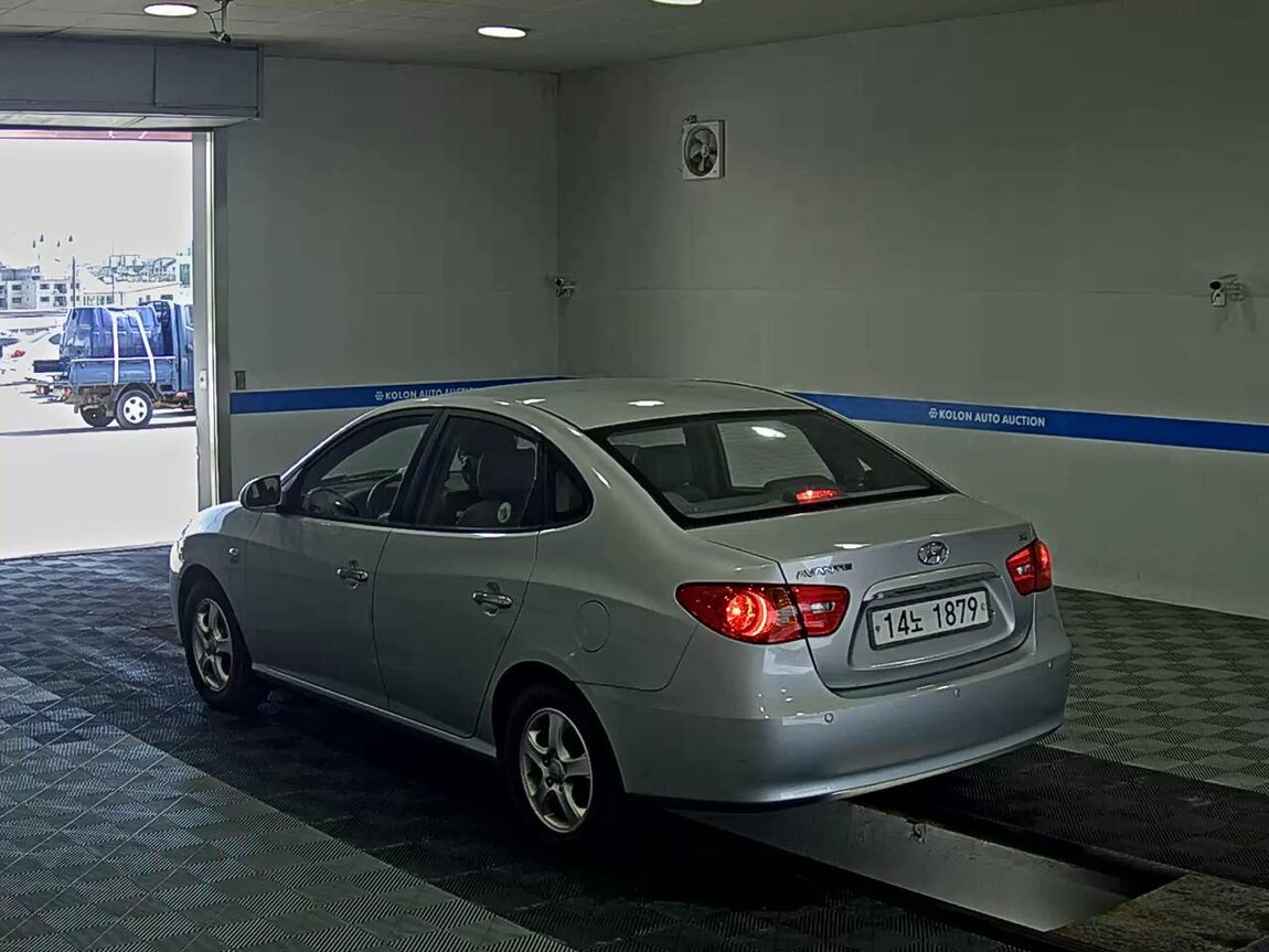 HYUNDAI AVANTE HD 1.6 VVT S16 LUXURY 2009 - zdjęcie 6