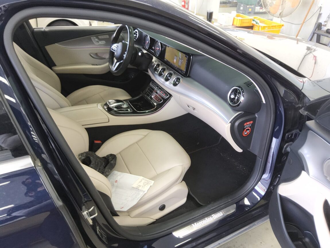 MERCEDES-BENZ E-CLASS (5TH GEN) E300 AVANTGARDE 2019 - zdjęcie 14