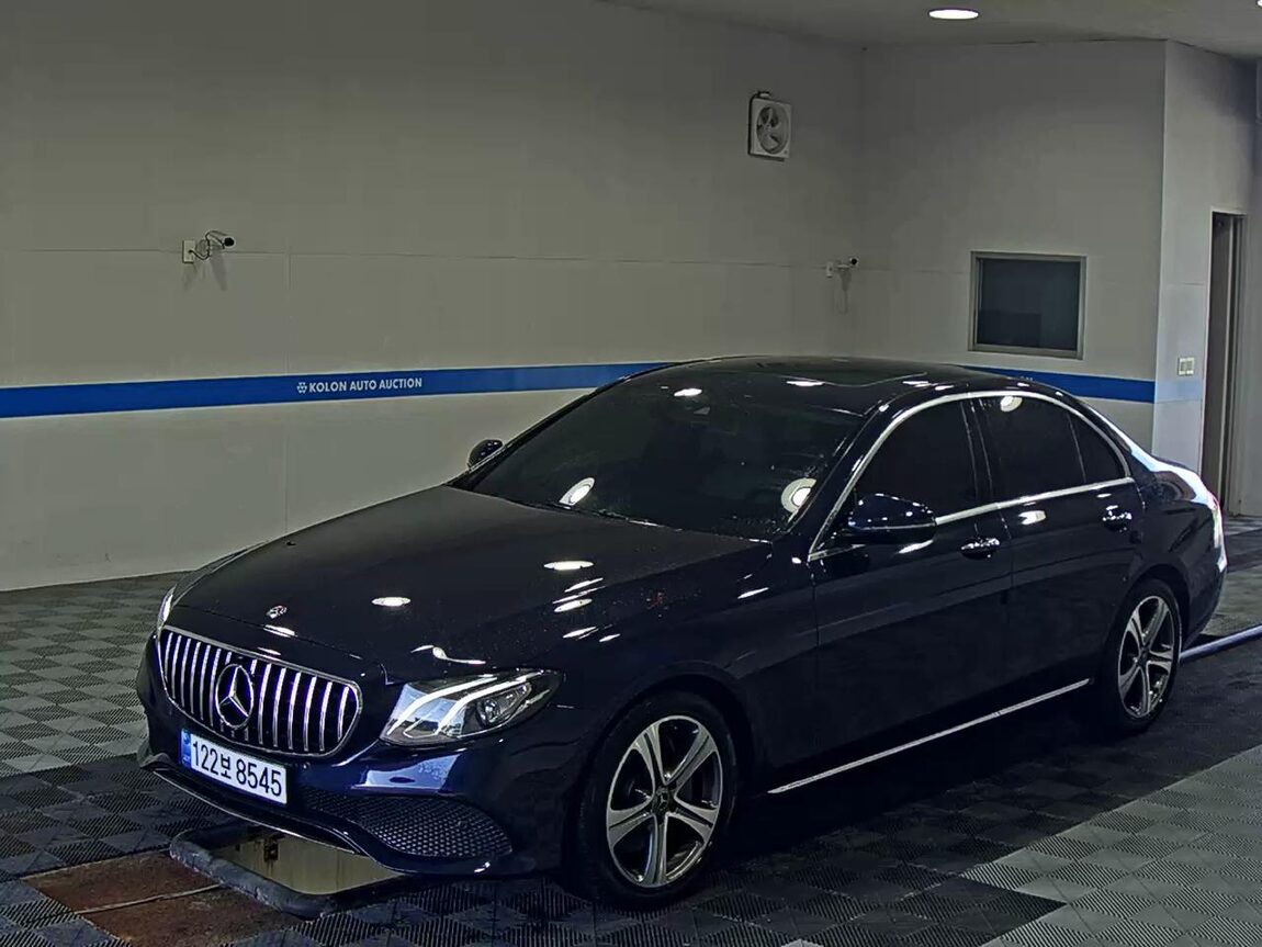 MERCEDES-BENZ E-CLASS (5TH GEN) E300 AVANTGARDE 2019 - zdjęcie 2