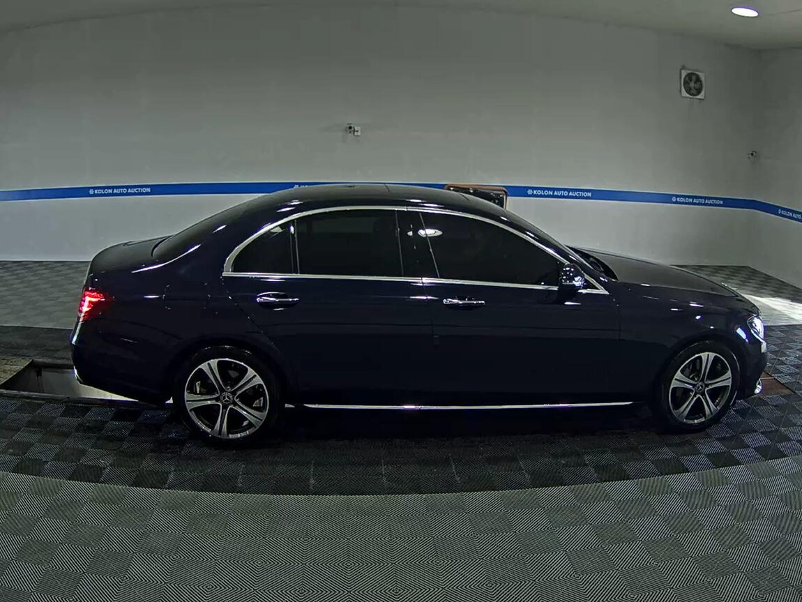 MERCEDES-BENZ E-CLASS (5TH GEN) E300 AVANTGARDE 2019 - zdjęcie 4