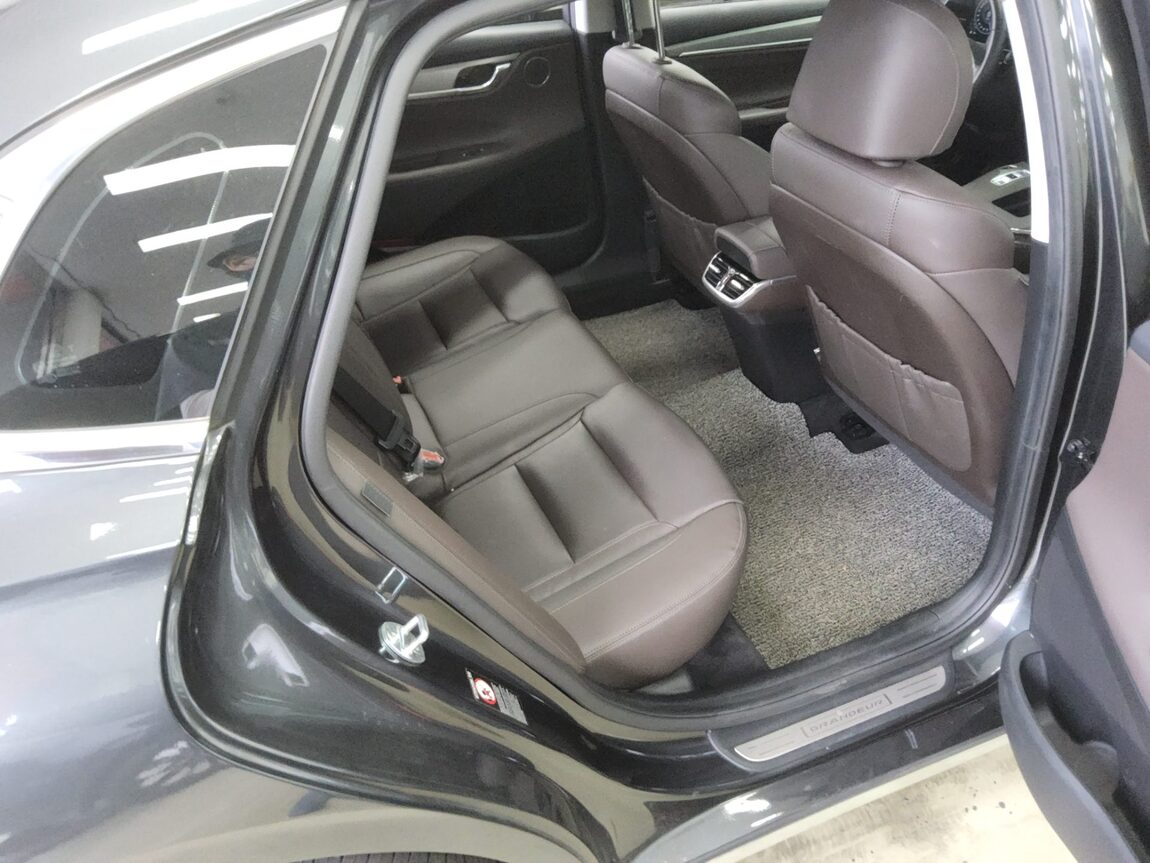 HYUNDAI THE NEW GRANDEUR IG GASOLINE 2.5 PREMIUM CHOICE 2020 - zdjęcie 13
