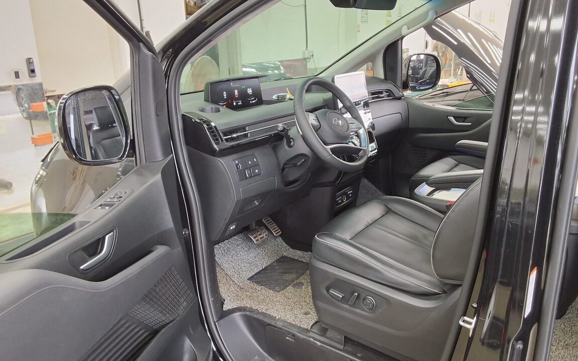 HYUNDAI STARIA 3.5 LPG LOUNGE 9-SEATER PRESTIGE 2022 - zdjęcie 10