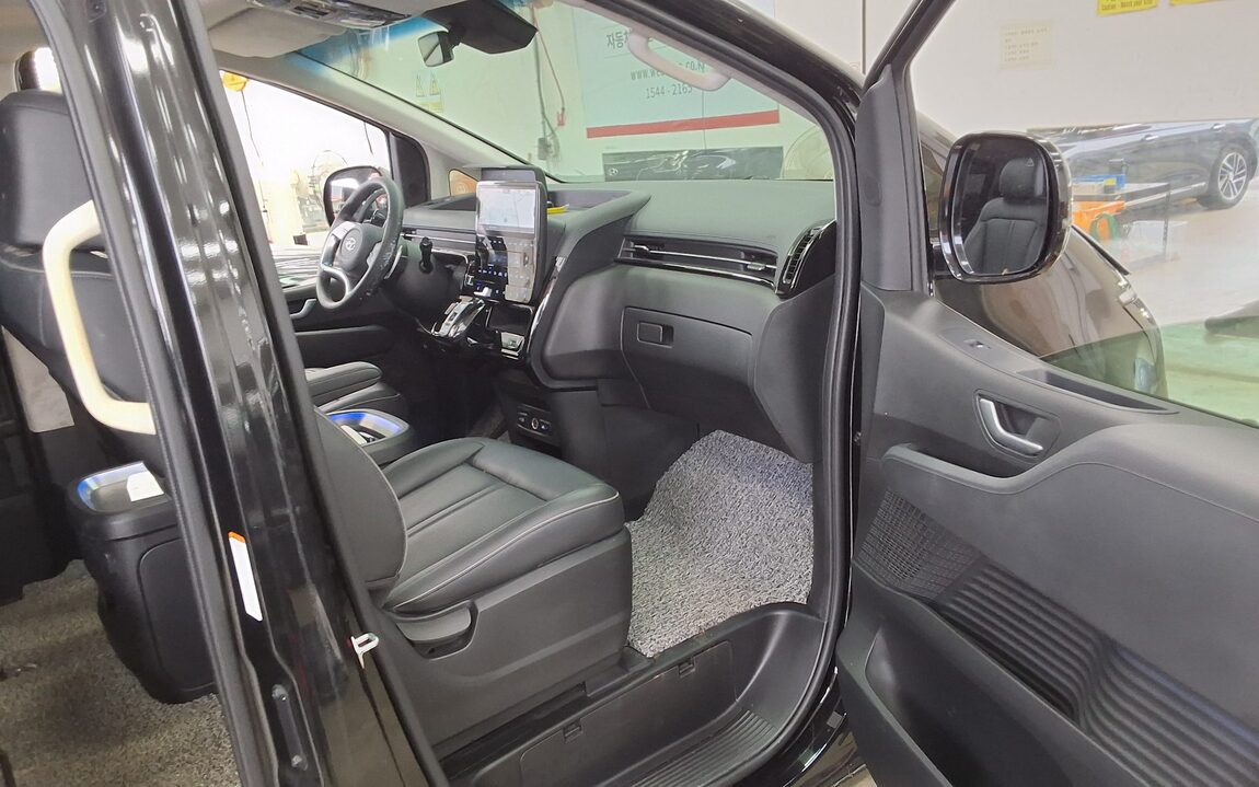 HYUNDAI STARIA 3.5 LPG LOUNGE 9-SEATER PRESTIGE 2022 - zdjęcie 14