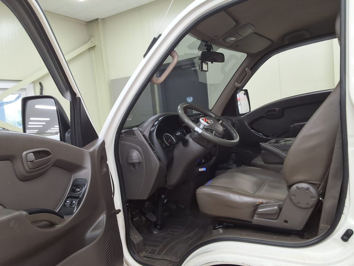 HYUNDAI PORTER II CRDi SUPER CAB EXTRA LONG WHEELBASE SUPER 2016 - zdjęcie 11