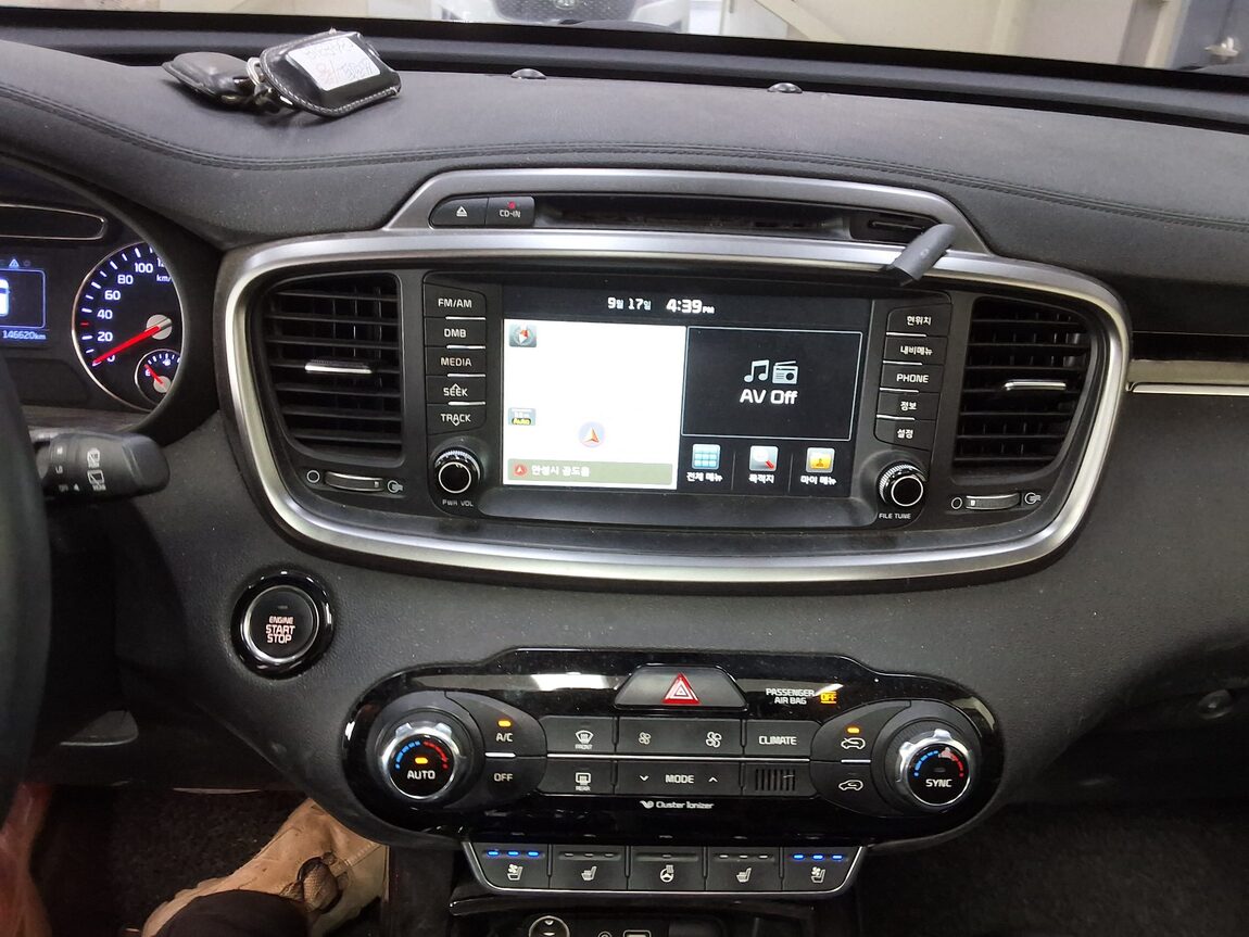 KIA ALL NEW SORENTO R2.0 2WD NOBLESSE SPECIAL 2017 - zdjęcie 24