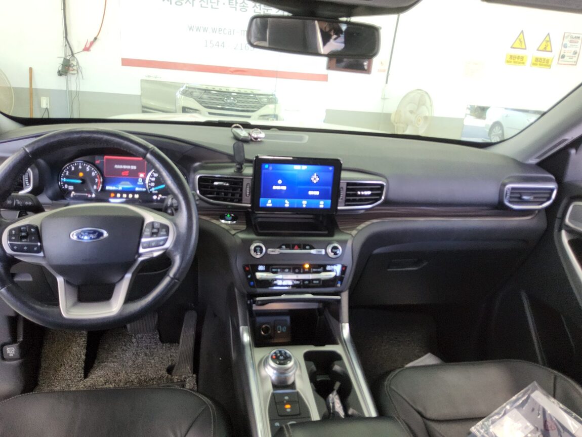 FORD EXPLORER (6TH GEN) 2.3 AWD LIMITED 2020 - zdjęcie 11