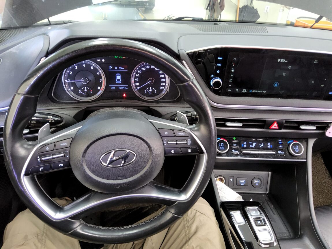 HYUNDAI SONATA (DN8) G2.0 PREMIUM 2020 - zdjęcie 17