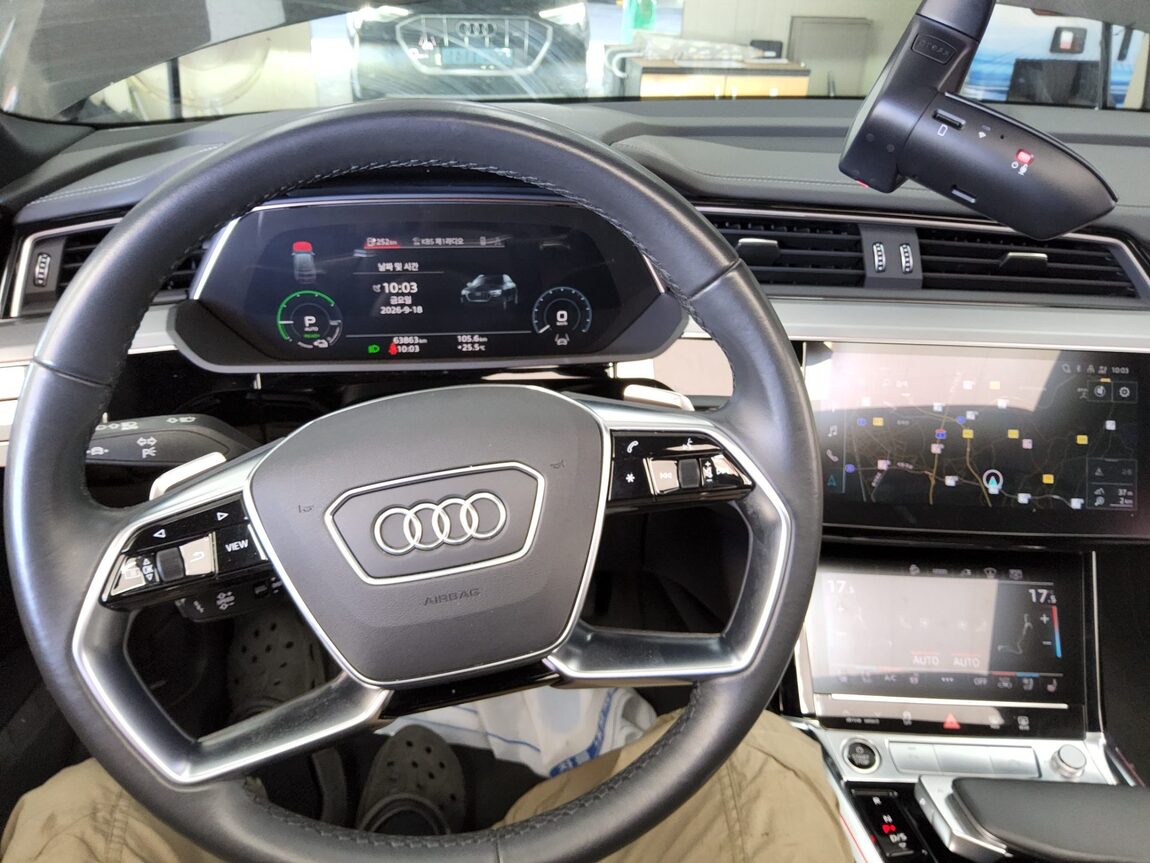AUDI e-TRON 55 QUATTRO SPORTBACK 2022 - zdjęcie 17