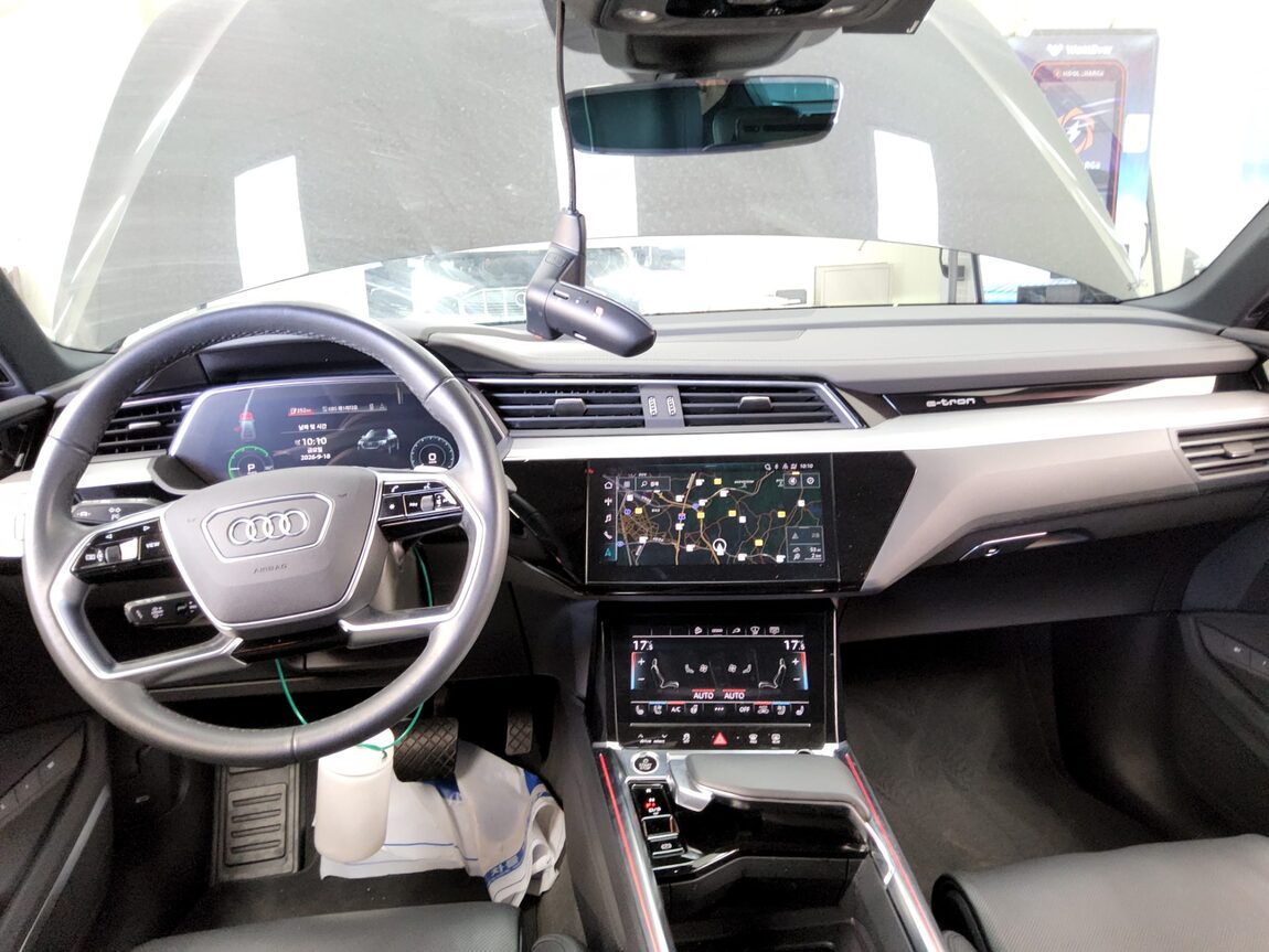 AUDI e-TRON 55 QUATTRO SPORTBACK 2022 - zdjęcie 11