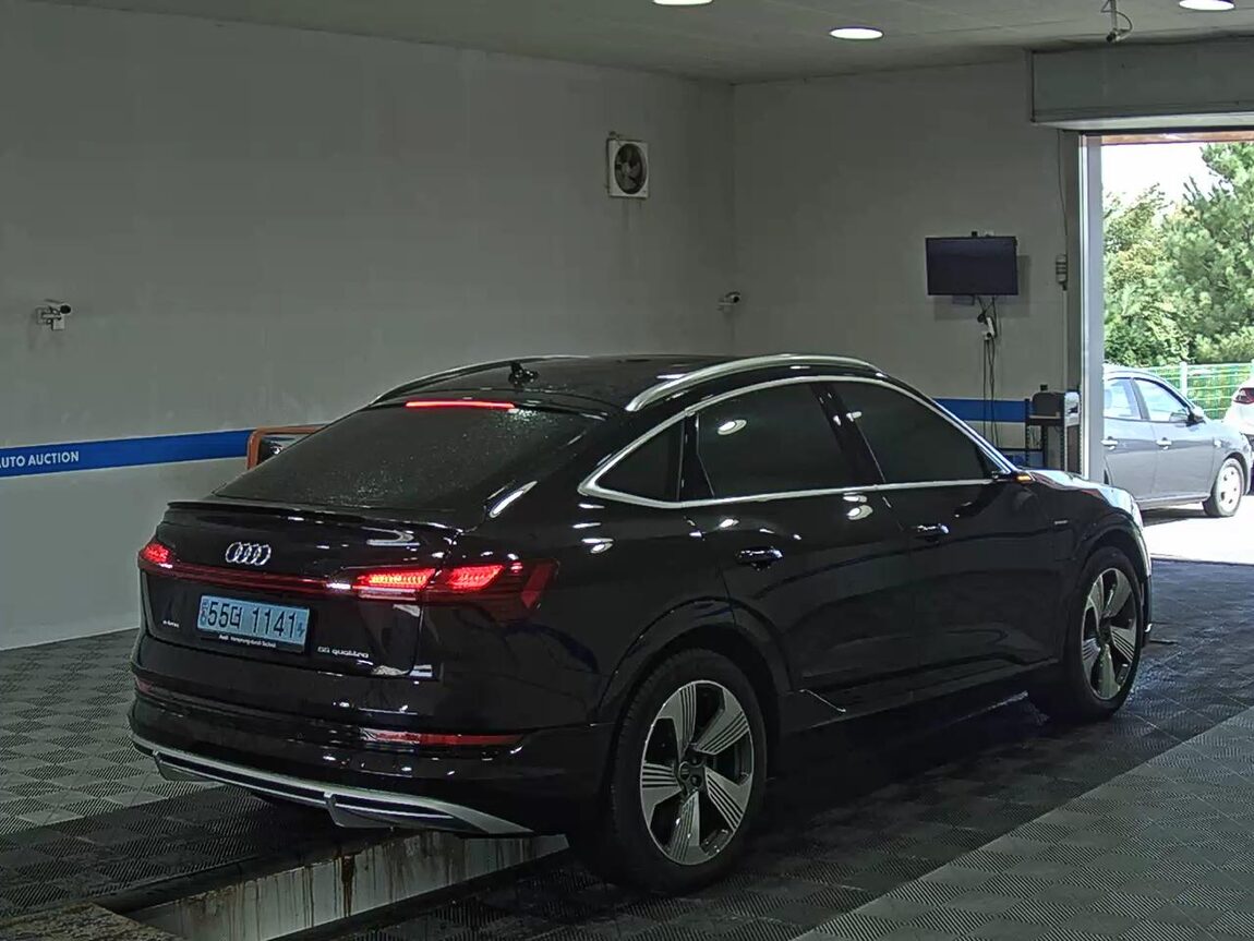 AUDI e-TRON 55 QUATTRO SPORTBACK 2022 - zdjęcie 5