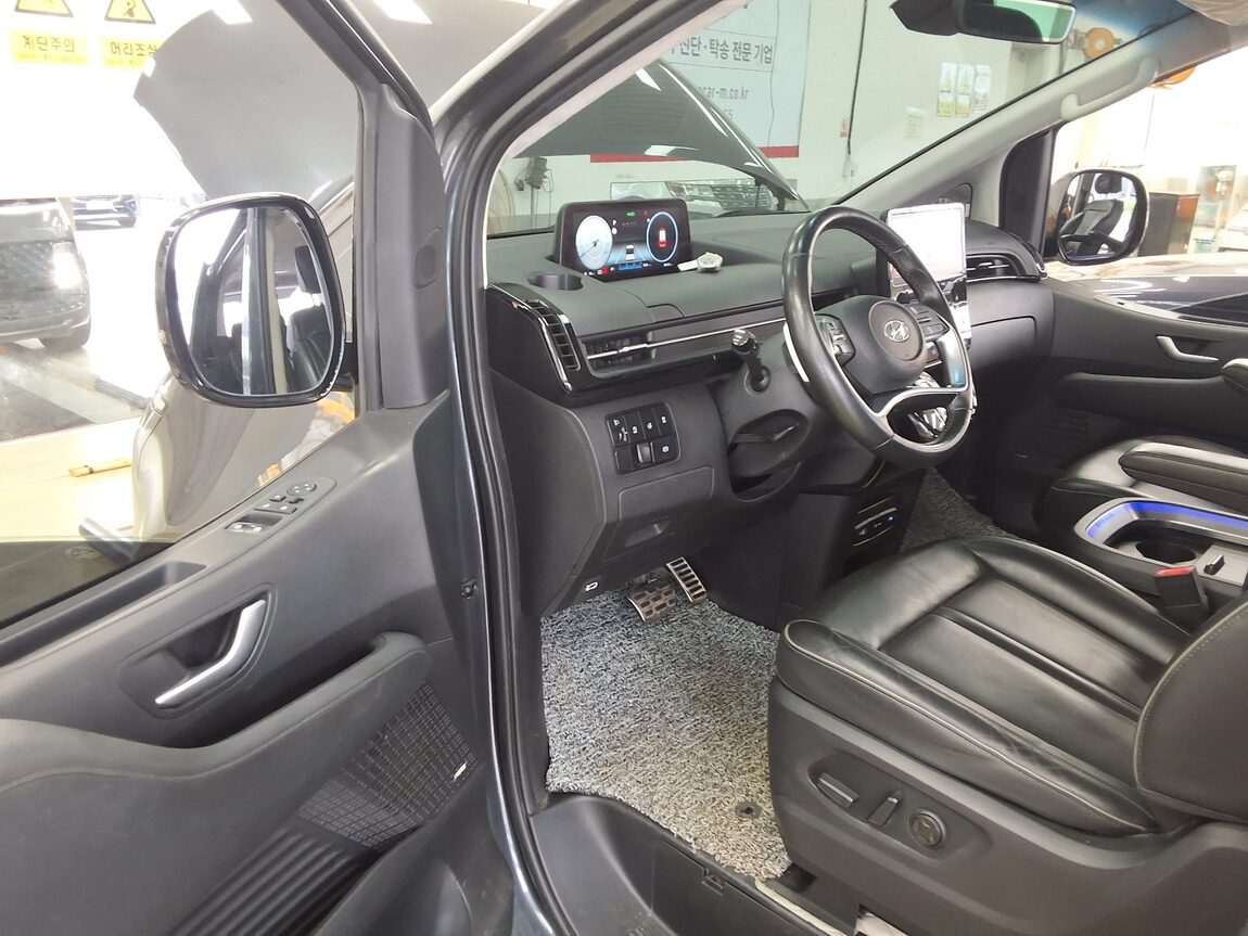 HYUNDAI STARIA 2.2 DIESEL LOUNGE 9-SEATER 2WD INSPIRATION 2022 - zdjęcie 11