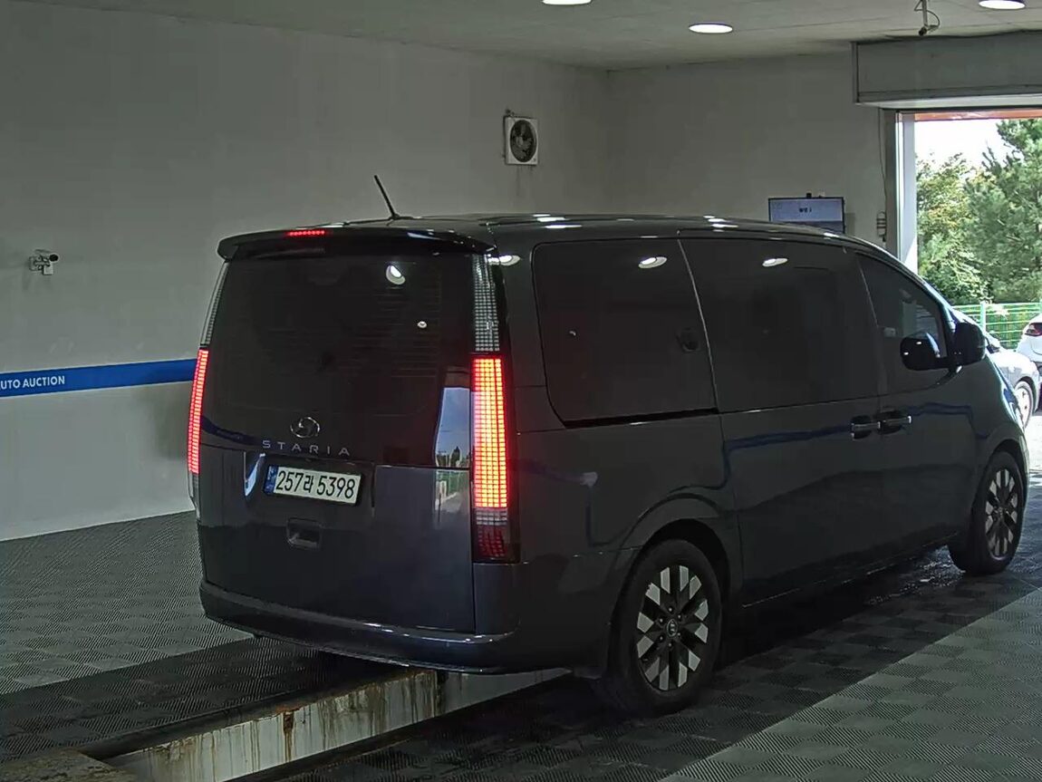 HYUNDAI STARIA 2.2 DIESEL LOUNGE 9-SEATER 2WD INSPIRATION 2022 - zdjęcie 5