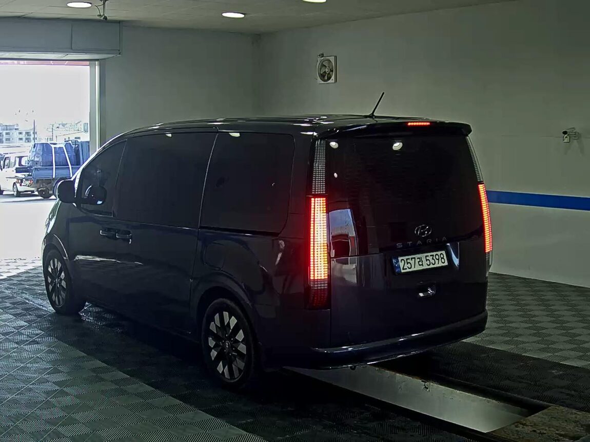HYUNDAI STARIA 2.2 DIESEL LOUNGE 9-SEATER 2WD INSPIRATION 2022 - zdjęcie 6