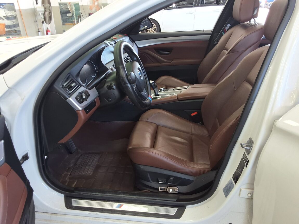 BMW 5 SERIES (6TH GEN) 520d M SPORT 2013 - zdjęcie 10
