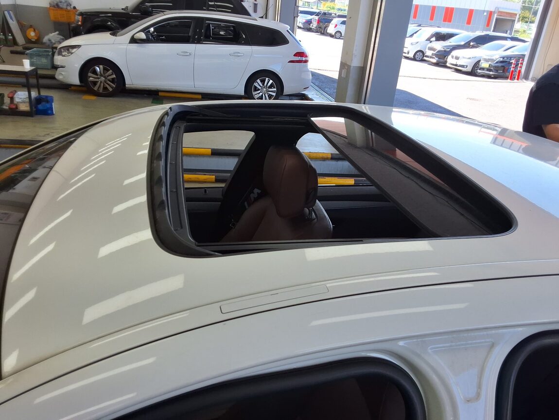BMW 5 SERIES (6TH GEN) 520d M SPORT 2013 - zdjęcie 19