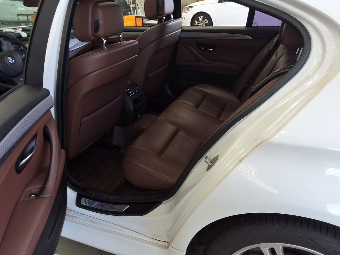 BMW 5 SERIES (6TH GEN) 520d M SPORT 2013 - zdjęcie 12
