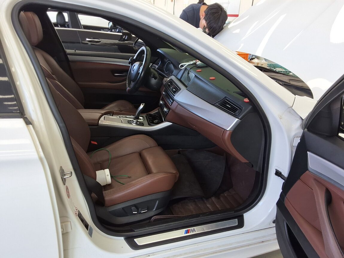 BMW 5 SERIES (6TH GEN) 520d M SPORT 2013 - zdjęcie 14