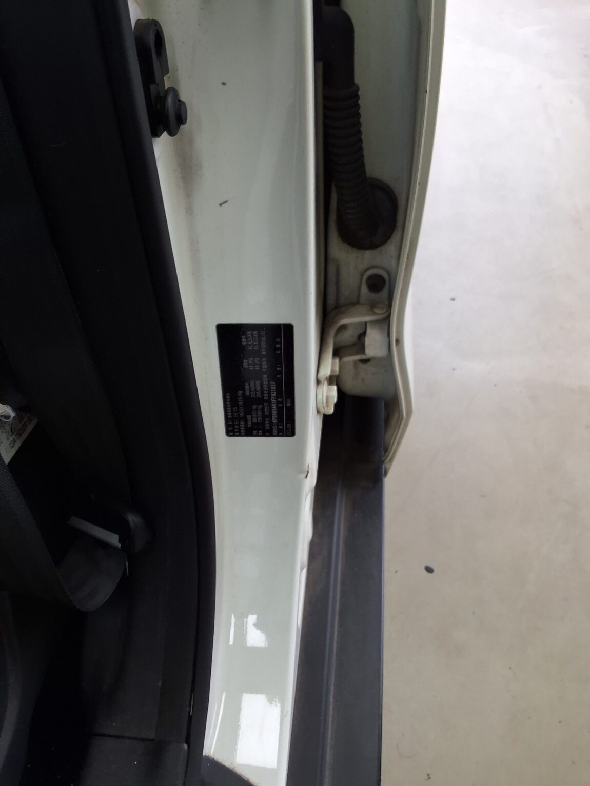 KG MOBILITY (SSANGYONG) TIVOLI GASOLINE 2WD VX 2015 - zdjęcie 16