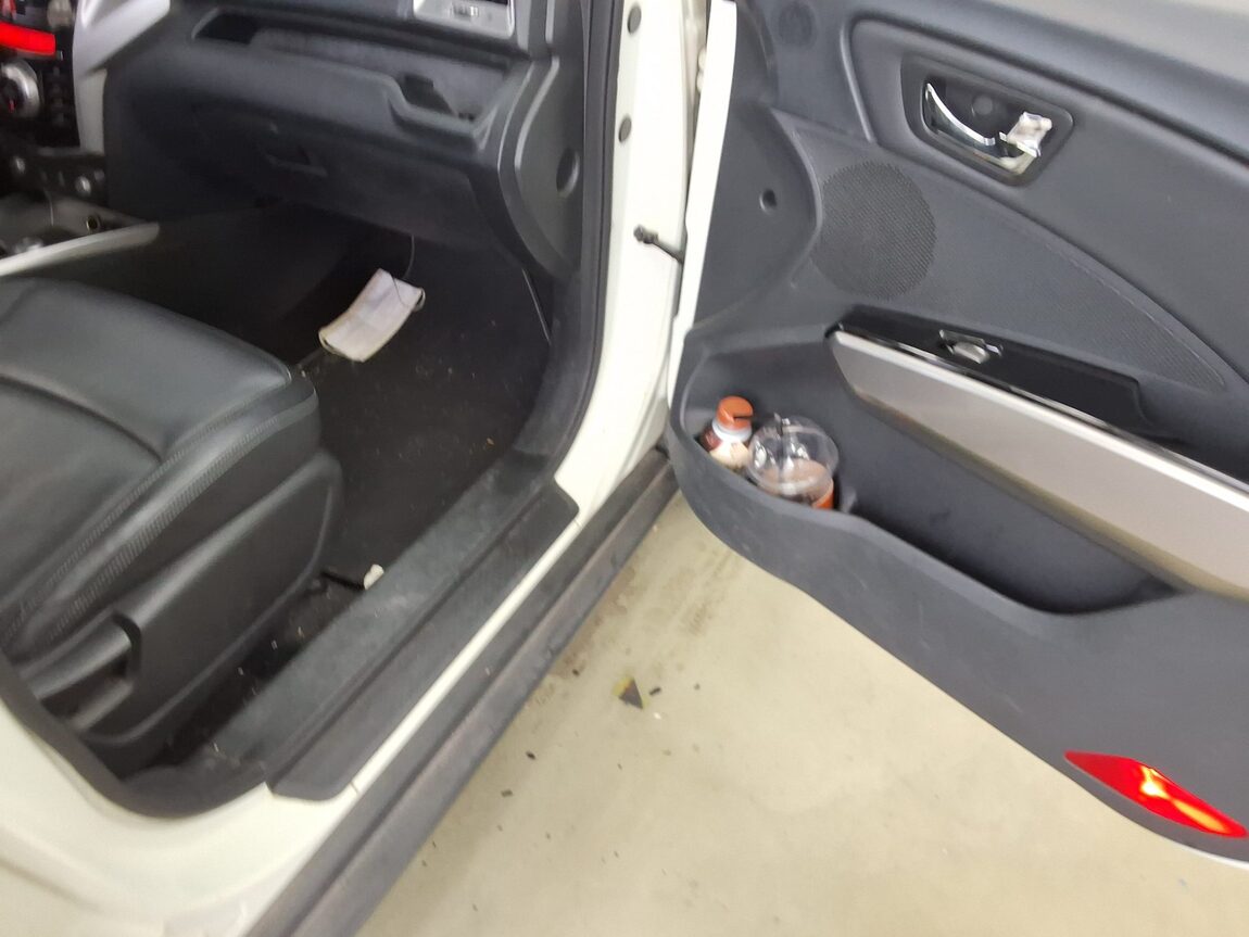 KG MOBILITY (SSANGYONG) TIVOLI GASOLINE 2WD VX 2015 - zdjęcie 14