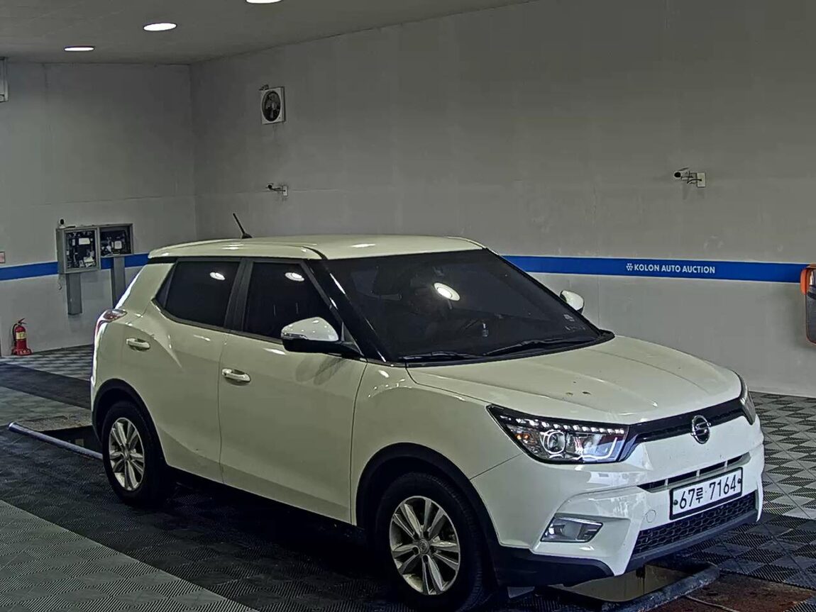KG MOBILITY (SSANGYONG) TIVOLI GASOLINE 2WD VX 2015 - zdjęcie 3