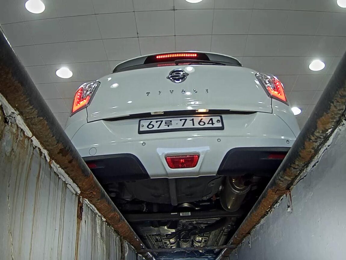 KG MOBILITY (SSANGYONG) TIVOLI GASOLINE 2WD VX 2015 - zdjęcie 8