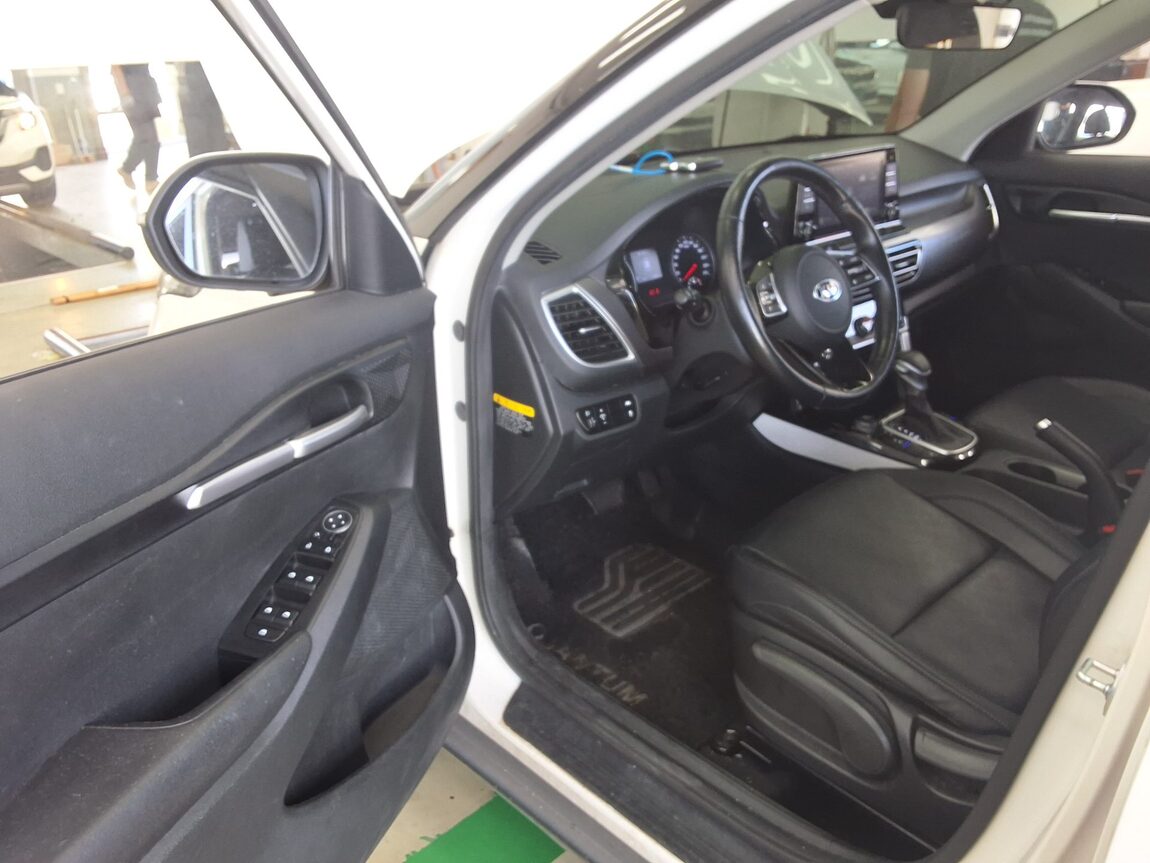 KIA SELTOS 1.6 GASOLINE 2WD PRESTIGE 2020 - zdjęcie 11