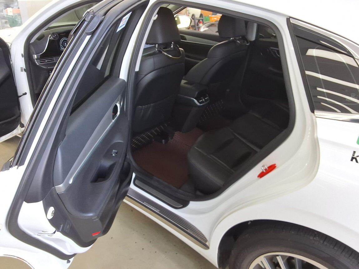 HYUNDAI THE NEW GRANDEUR IG LPi 3.0 BUSINESS PREMIUM MODEL TYPE 2022 - zdjęcie 12