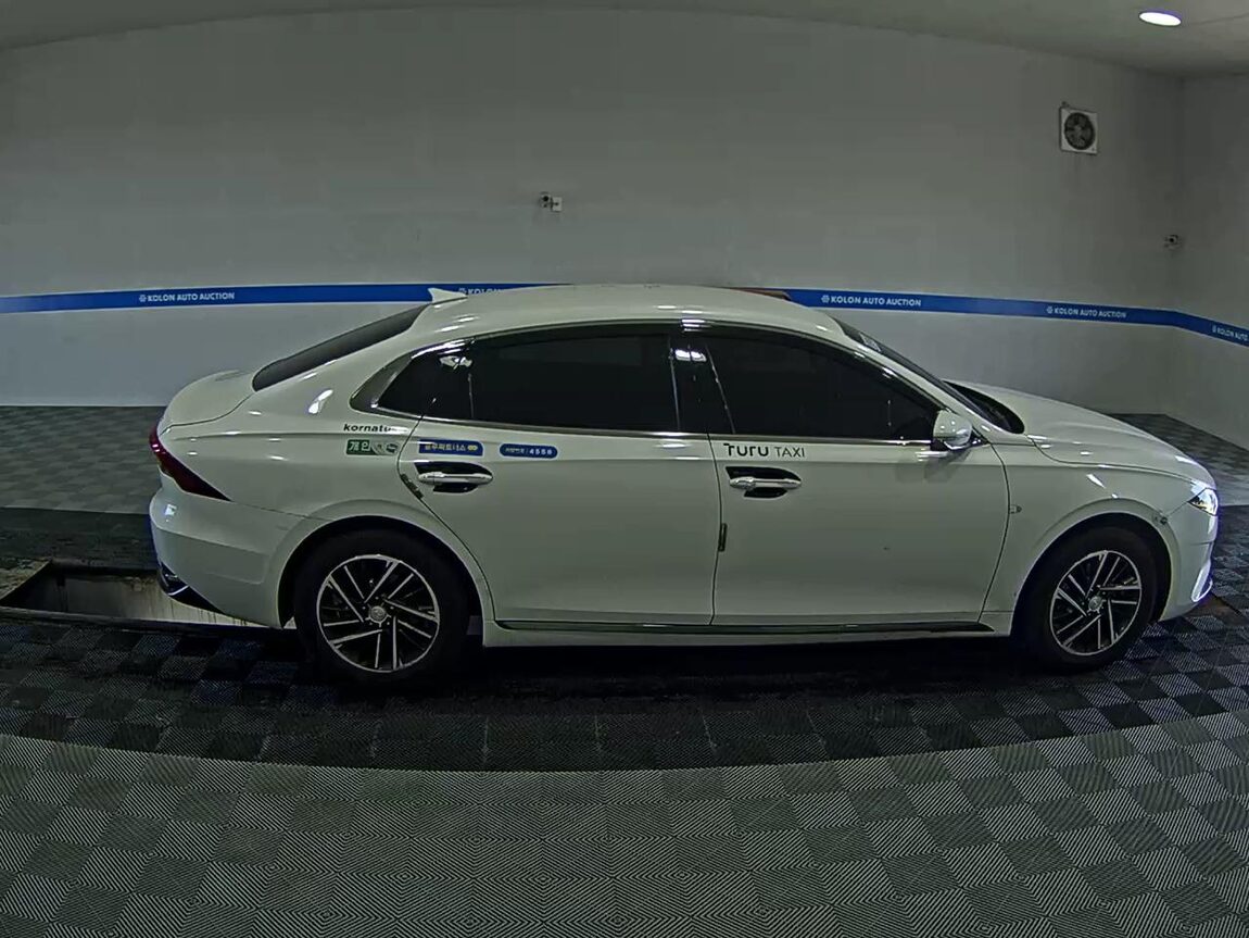 HYUNDAI THE NEW GRANDEUR IG LPi 3.0 BUSINESS PREMIUM MODEL TYPE 2022 - zdjęcie 4