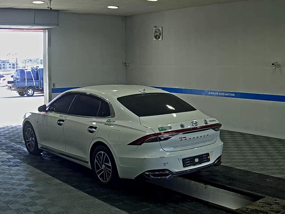 HYUNDAI THE NEW GRANDEUR IG LPi 3.0 BUSINESS PREMIUM MODEL TYPE 2022 - zdjęcie 6