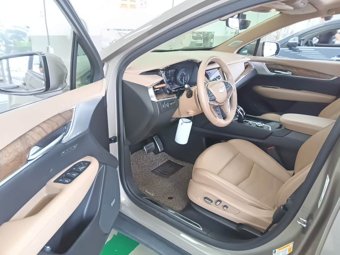CADILLAC XT5 3.6 PREMIUM 2023 - zdjęcie 10