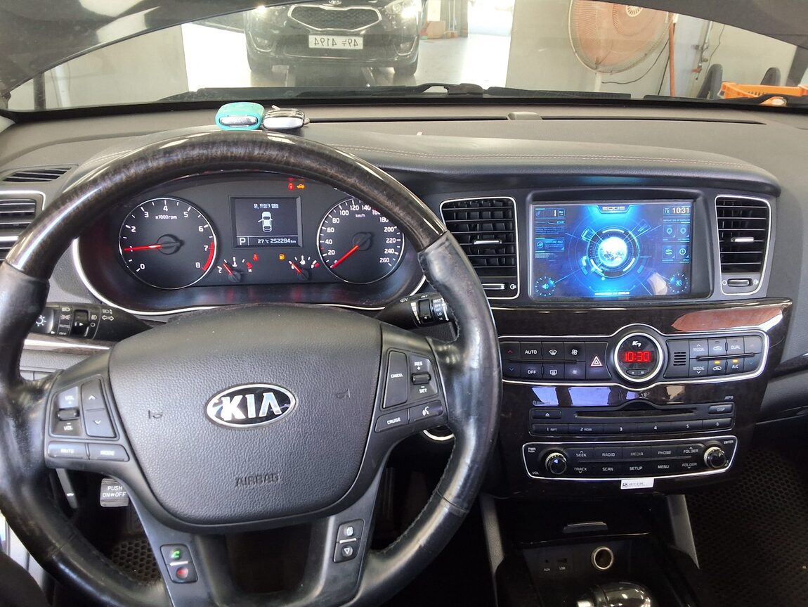 KIA THE NEW K7 LPI RENTAL CAR LUXURY 2013 - zdjęcie 18