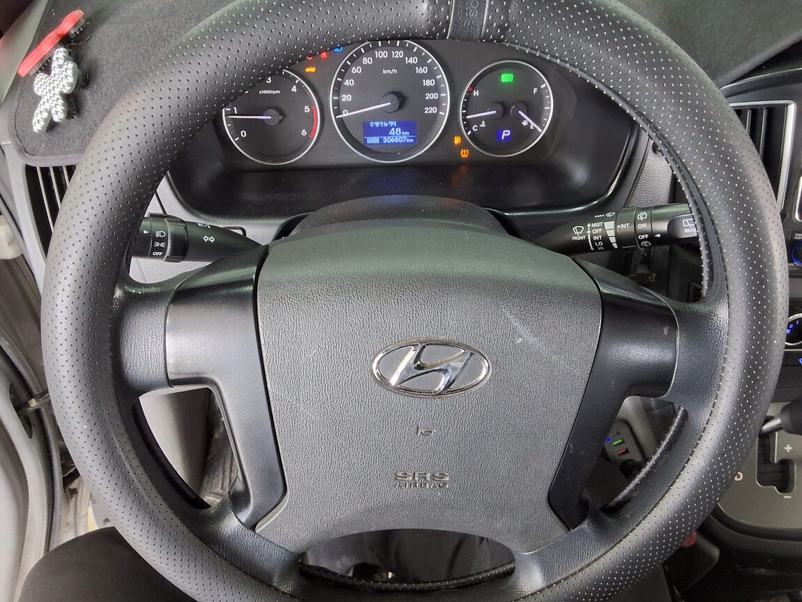 HYUNDAI GRAND STAREX 3-SEATER DIESEL VAN SMART 2017 - zdjęcie 17