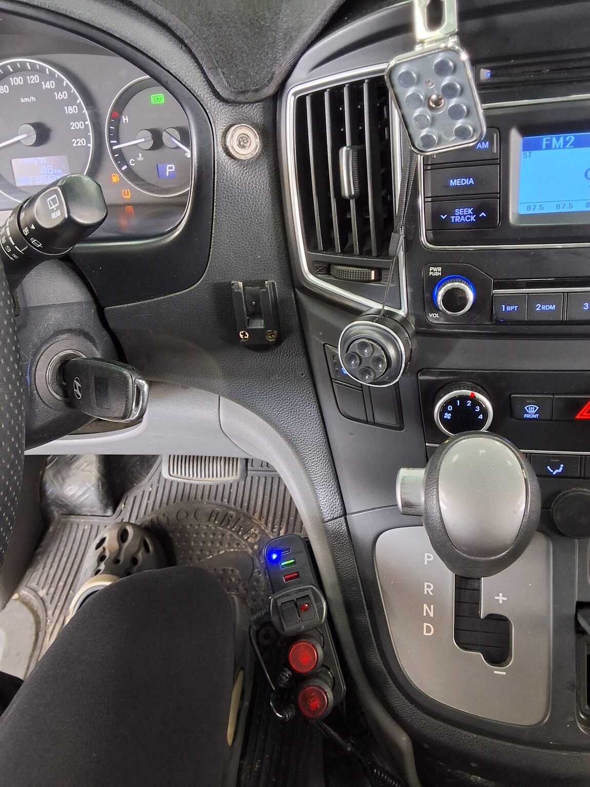 HYUNDAI GRAND STAREX 3-SEATER DIESEL VAN SMART 2017 - zdjęcie 18