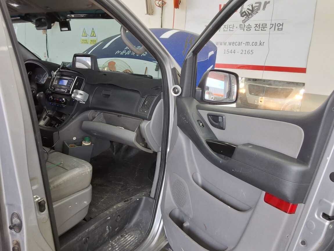 HYUNDAI GRAND STAREX 3-SEATER DIESEL VAN SMART 2017 - zdjęcie 14
