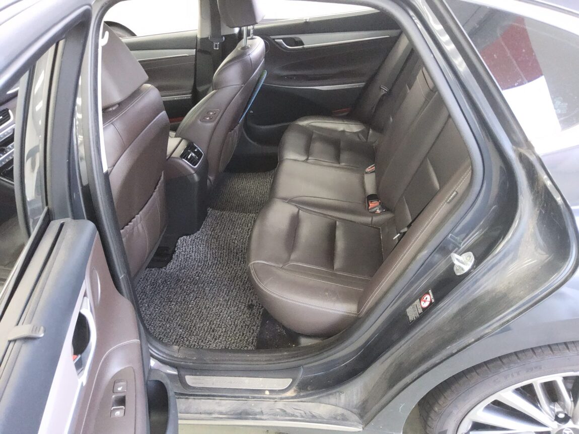 HYUNDAI GRANDEUR IG 3.0 GDi EXCLUSIVE SPECIAL 2019 - zdjęcie 12