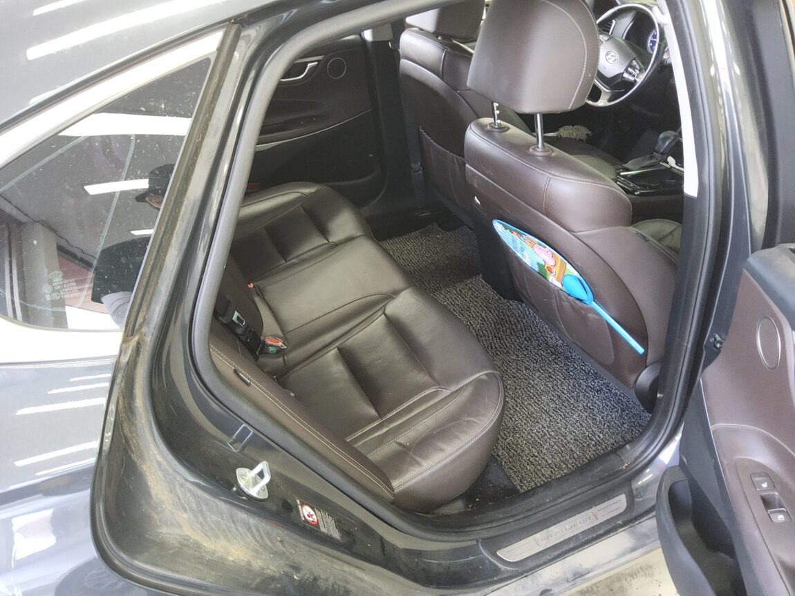 HYUNDAI GRANDEUR IG 3.0 GDi EXCLUSIVE SPECIAL 2019 - zdjęcie 13