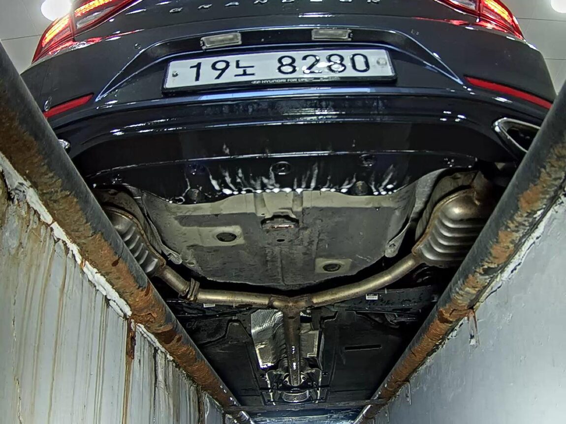 HYUNDAI GRANDEUR IG 3.0 GDi EXCLUSIVE SPECIAL 2019 - zdjęcie 8