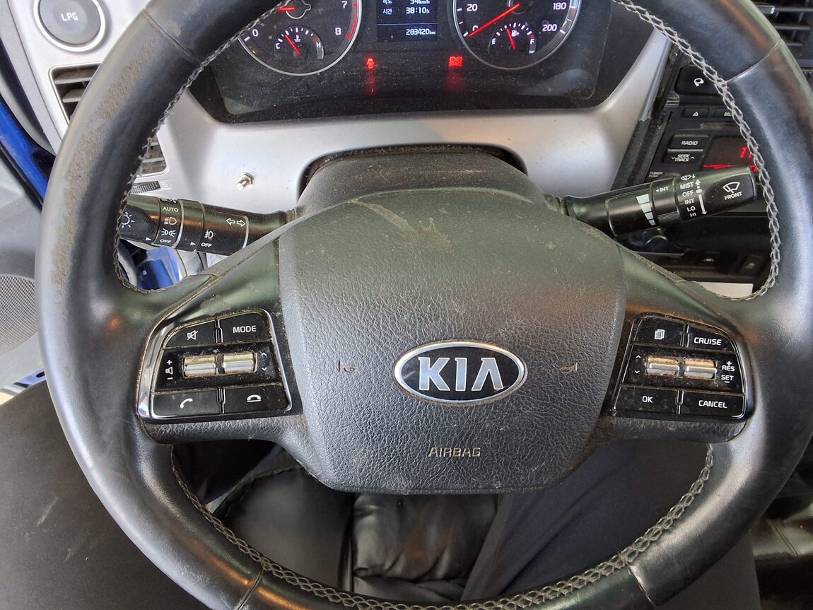 KIA THE NEW BONGO III CARGO 1 TON LPG KING CAB EXTRA LONG WHEELBASE GLS 2022 - zdjęcie 14